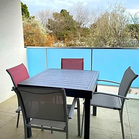 Apartment T2 Avec Terrasse Et Parking *