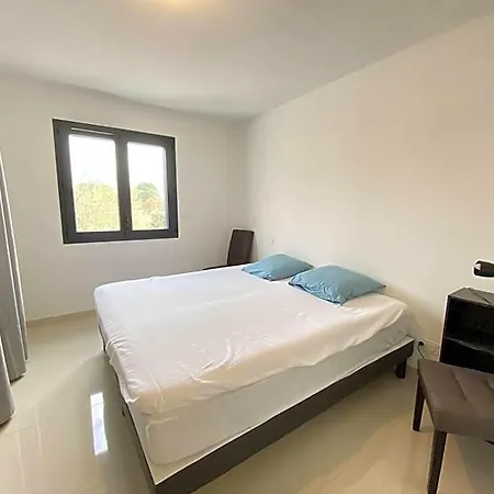 Apartment T2 Avec Terrasse Et Parking *
